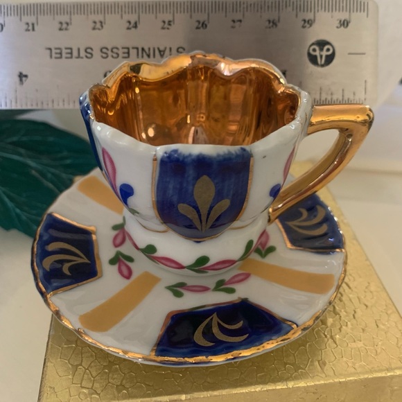 Expresso Cup & Saucer - Picture 10 of 10